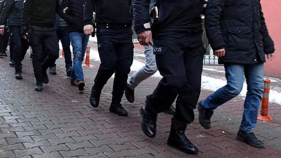 Antalya merkezli 10 ilde FETÖ'cü 102 şüpheliden 32'si tutuklandı