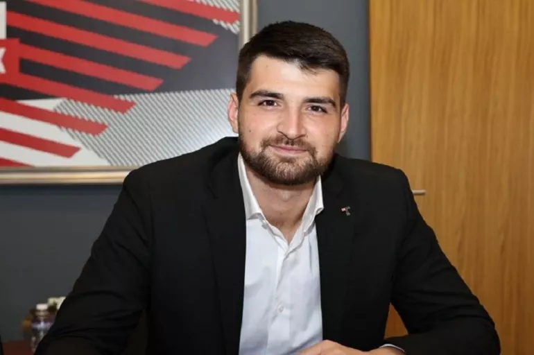Beşiktaş resmen açıkladı! Kaleci Ersin Destanoğlu imzayı attı
