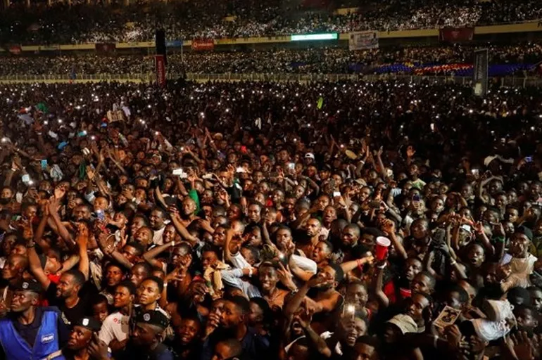 Bir izdiham haberi de Kongo'dan: Konserde sıkışan 11 kişi öldü
