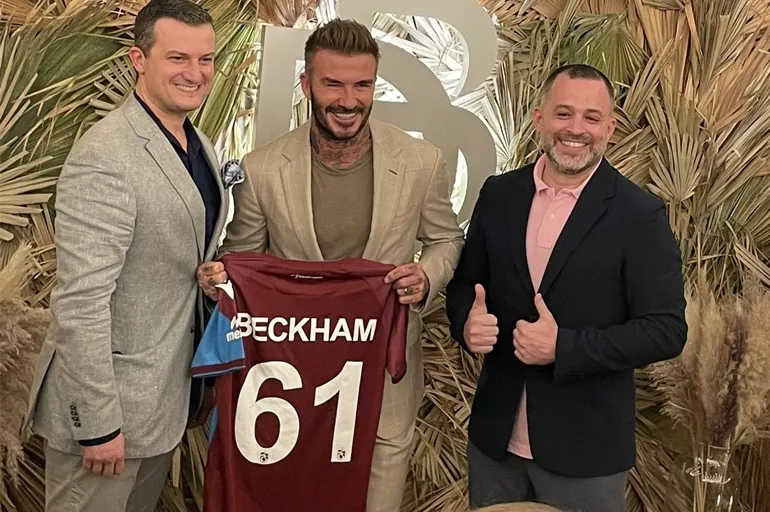 David Beckham'dan Trabzonspor sürprizi! 61 numaralı formayla poz verdi