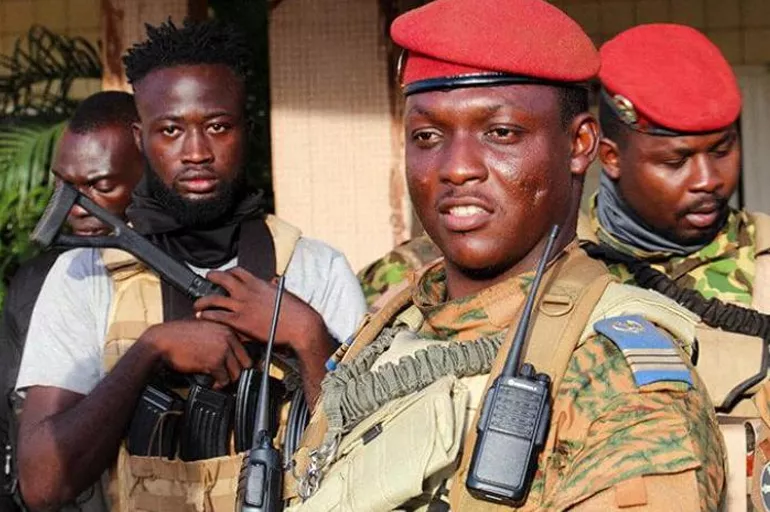 Fransa'nın enkaz bırakarak terk ettiği Burkina Faso'da terör bitmiyor! 10 asker öldürüldü