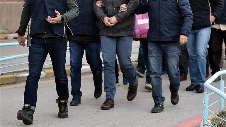 İstanbul'da FETÖ'nün güncel eğitim yapılanmasına dev operasyon: 35 şüpheli gözaltına alındı