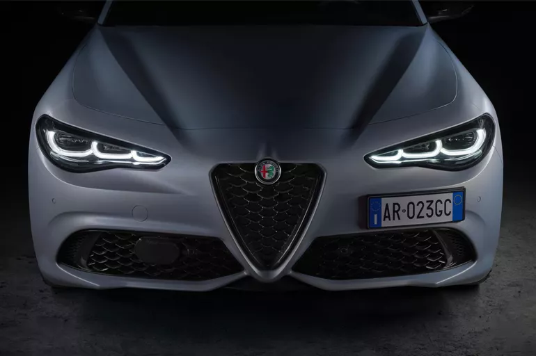 İtalyan aygırı geri döndü! Alfa Romeo Giulia yepyeni özellikleriyle tanıtıldı