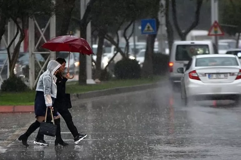 Meteoroloji'den uyarı: Kuvvetli rüzgar ve sağanak yağış geliyor