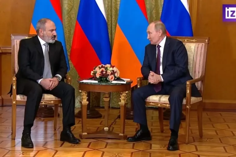 Putin'le Paşinyan Soçi'de bir araya geldi