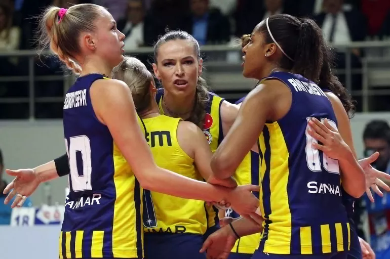 Son dakika: Fenerbahçe Opet, Vakıfbank'ı geçerek şampiyon oldu!