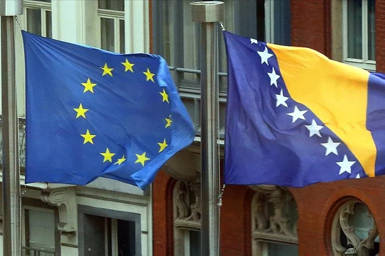 Son dakika: AB Komisyonu'ndan Bosna Hersek kararı