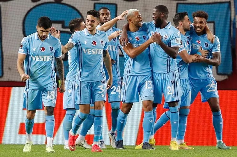 Trabzonspor rekora koşuyor! Abdullah Avcı Süper Lig tarihine geçti!