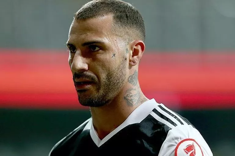Beşiktaş'tan sürpriz Quaresma açıklaması! Portekizli yıldız geri dönüş sinyali vermişti