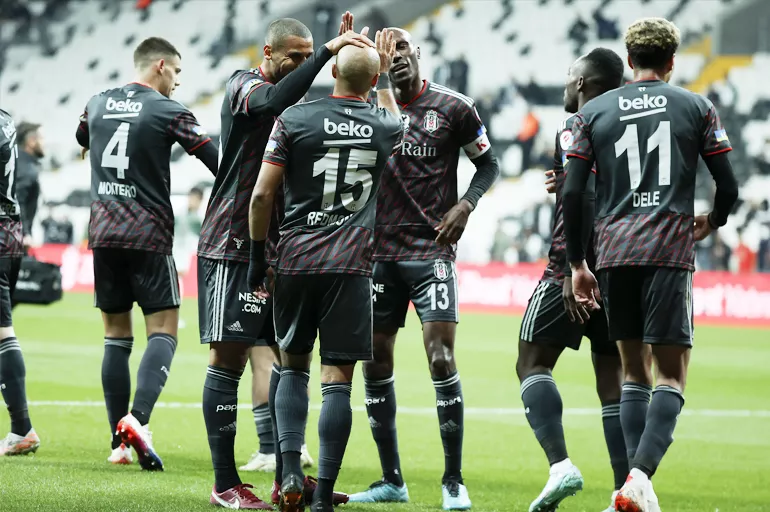 Beşiktaş kupada 5'inci turda! Serik Belediyespor'u ilk yarıda bitirdiler: 3-1