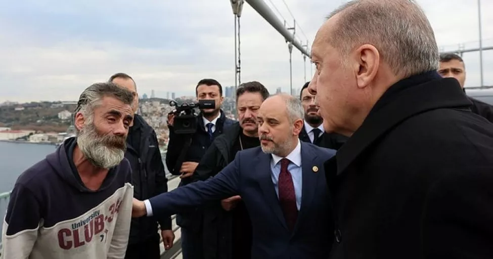Cumhurbaşkanı Erdoğan, konvoyunu durdurdu! İntihar girişimini önledi