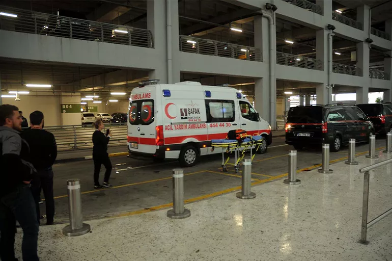 İstanbul Havalimanı'nda intihar girişimi! Yabancı diplomat ailesinin gözü önünde aşağı atladı