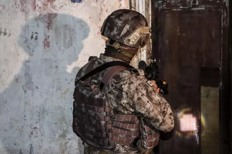 Mersin'de YPG'ye operasyon! 2 terörist kıskıvrak yakalandı