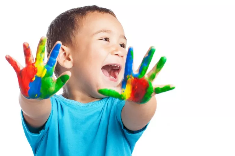 Otizm, konuşma geriliğine sebep olabiliyor! Çocuğu oyunlarla konuşmaya teşvik edebilirsiniz!