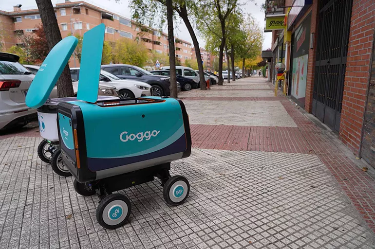 Robot kuryeler İspanya sokaklarında