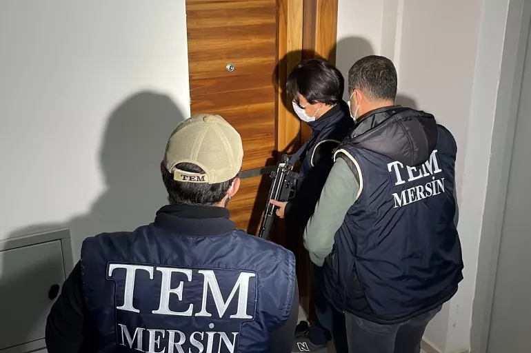 Son dakika: İzmir merkezli 12 ilde FETÖ operasyonu! 20'den fazla gözaltı kararı
