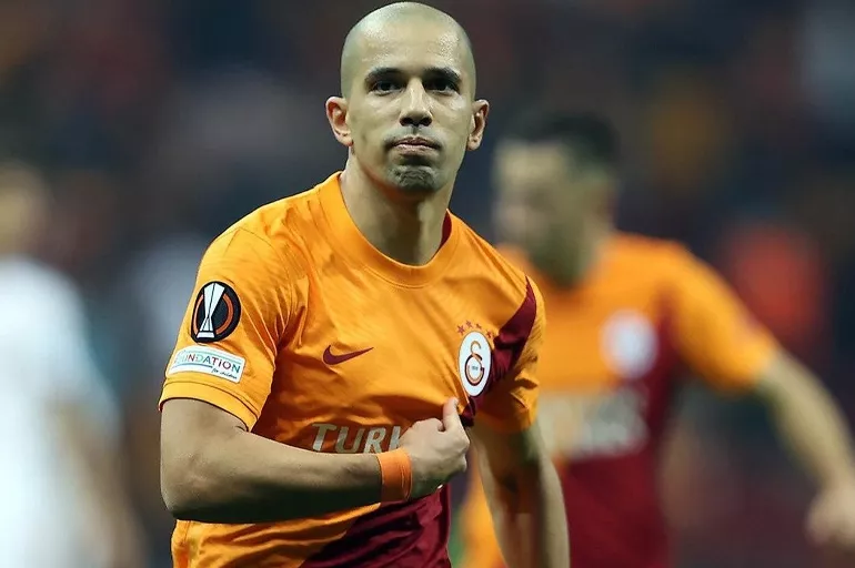 Süper Lig'de sürpriz transfer! Feghouli Galatasaray'ın ezeli rakibine imza atıyor