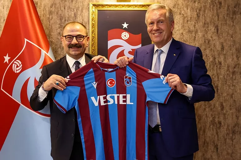 Trabzonspor'a sürpriz ziyaret! Almanya'nın eski Cumhurbaşkanı şehre geldi