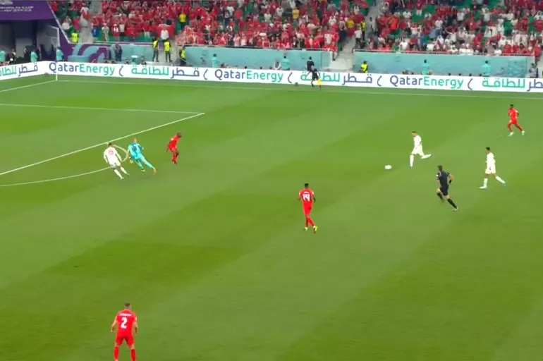 2022 Dünya Kupası'nda ilginç gol! Hakim Ziyech kalecinin hatasını affetmedi