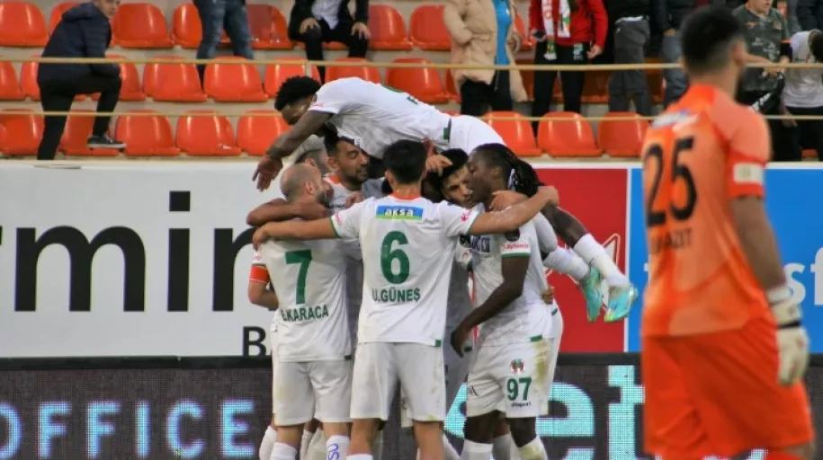 Alanyaspor, Kayserispor'u 3 golle geçti