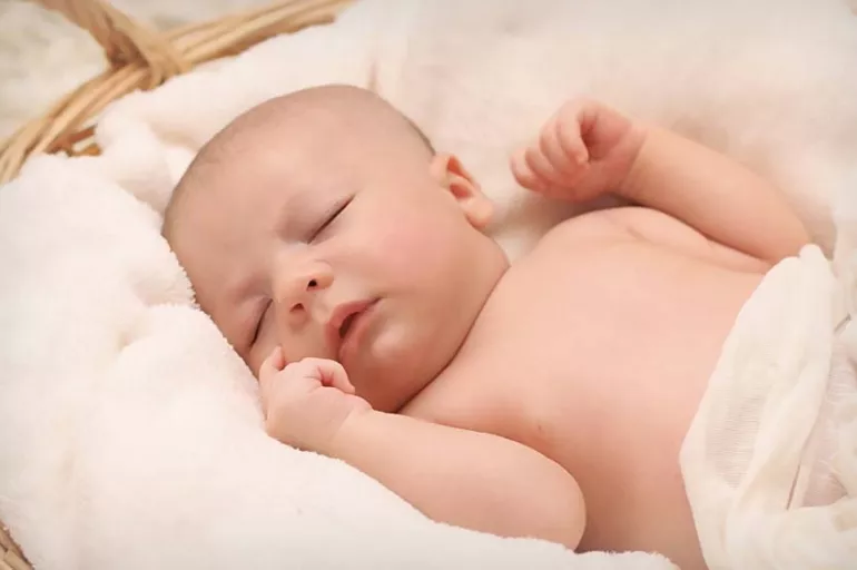 Bebeğiniz gün içinde daha uzun uyusun ister misiniz? İşte kısa süren gündüz uykularını uzatmanın yolları
