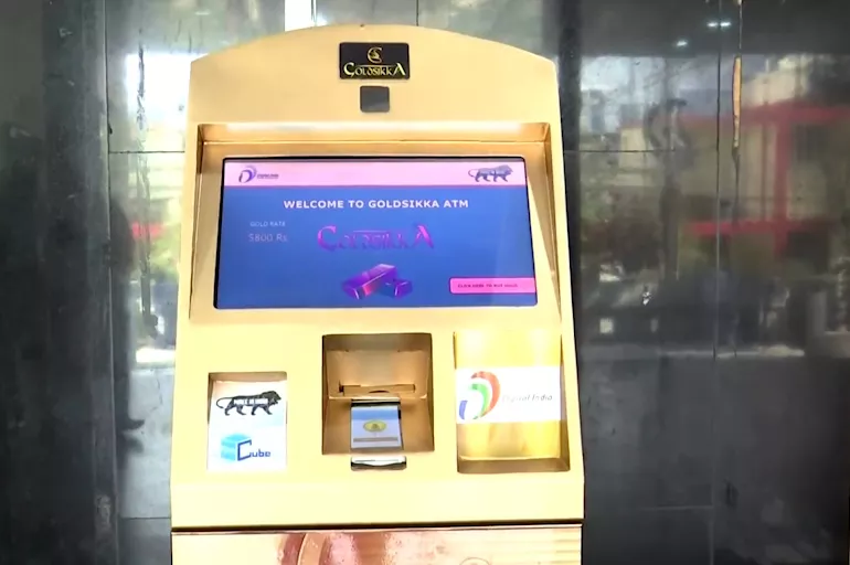 Bu ATM altın dağıtıyor! Görenler şaşkın bakışlarla izledi