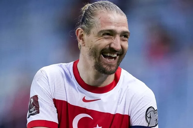 Caner Erkin'in yeni takımı belli oldu! Beşiktaş ve Galatasaray'a değil efsane hocanın yanına gidiyor