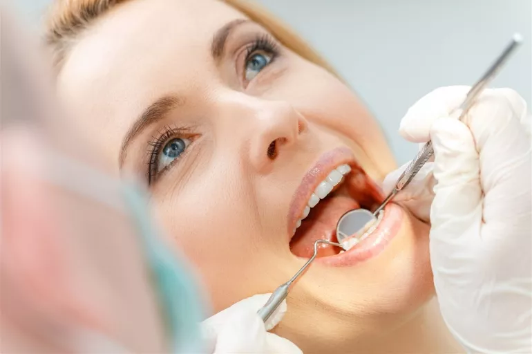 Diş plağı nedir? Diş plağı nasıl oluşur? Tedavisi var mı?