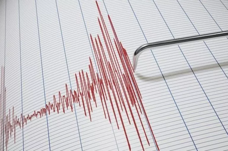 Endonezya'da 5,8 büyüklüğünde deprem! Tsunami alarmı verilmedi