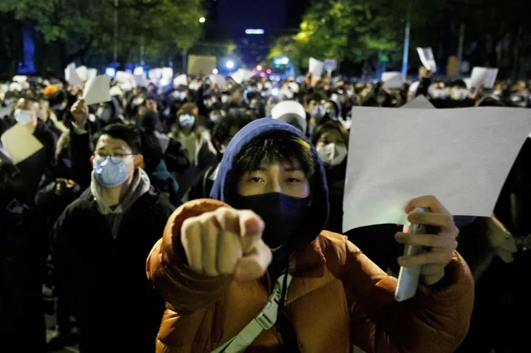 Huawei'den akıl almaz sansür yöntemi! Çinli protestocuların çektiği videolar cihazlardan siliniyor