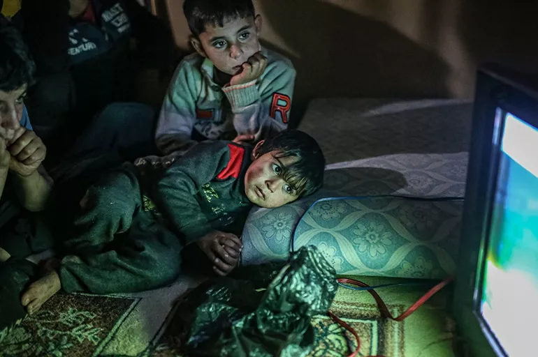 İdlib'te Dünya Kupası heyecanı! Minik yürekler dev finali kamp çadırında izledi