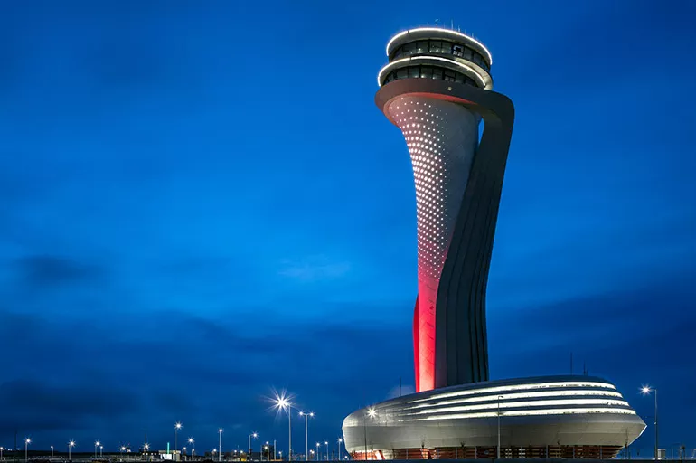İstanbul Havalimanı Avrupa'da zirvede: Günde bin 210 uçuş ile 2019 performansını bile geçti