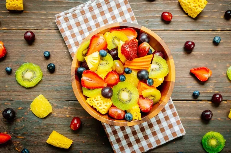 Meyve ne zaman tüketilmeli? Yemekten önce mi sonra mı?