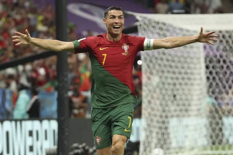 Tarihi transfer gerçekleşti! Cristiano Ronaldo, yeni takımında 500 milyon euro kazanacak
