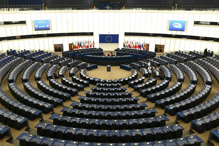 Avrupa Parlamentosu İran Devrim Muhafızlarını terör örgütü olarak kabul etti! Yaptırımların genişletilmesi talep edildi