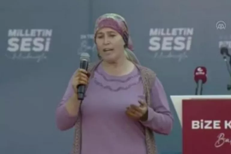 CHP'nin Balıkesir mitinginde konuşmuştu! Pazarcı kadın eşiyle birlikte AK Parti'ye üye oldu
