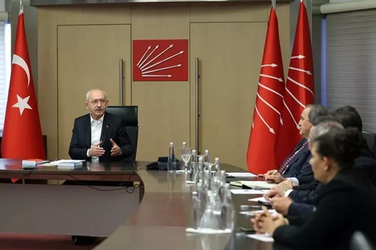 Cumhurbaşkanlığına aday olabilmek için destek arayan Kılıçdaroğlu'ndan 'biat' toplantısı! 'Aday benim biat edin'