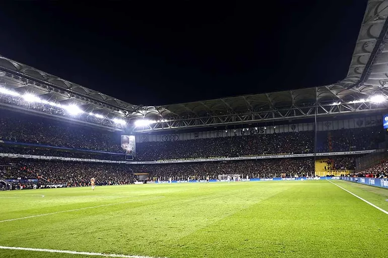 Fenerbahçe taraftarına Ali Koç şoku! O kişiler maça alınmayacak