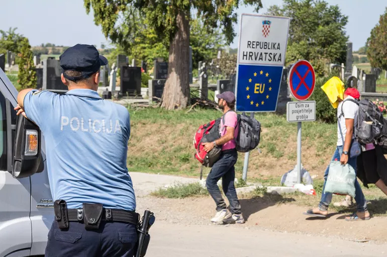 Hırvat polisler sınırda Türkçe konuşacak: 99 kişi kursa başladı