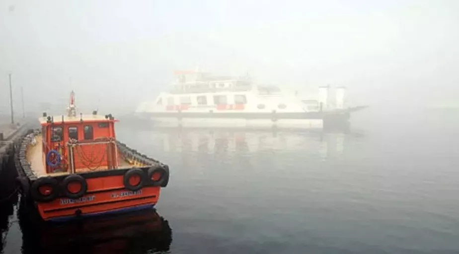 İstanbul Boğazı'nı sis vurdu! Gemi trafiği çift yönlü durduruldu