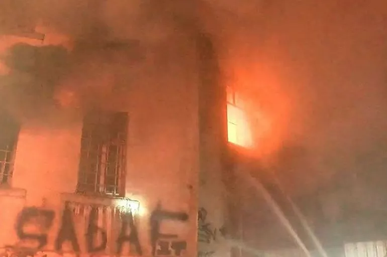 Karaköy'deki Ermeni kilisesinde yangın: 2 yaralı