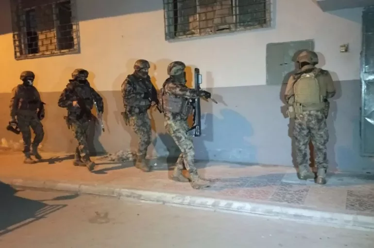 Mersin'de DEAŞ operasyonu! 10 şüpheliden 4'ü tutuklandı
