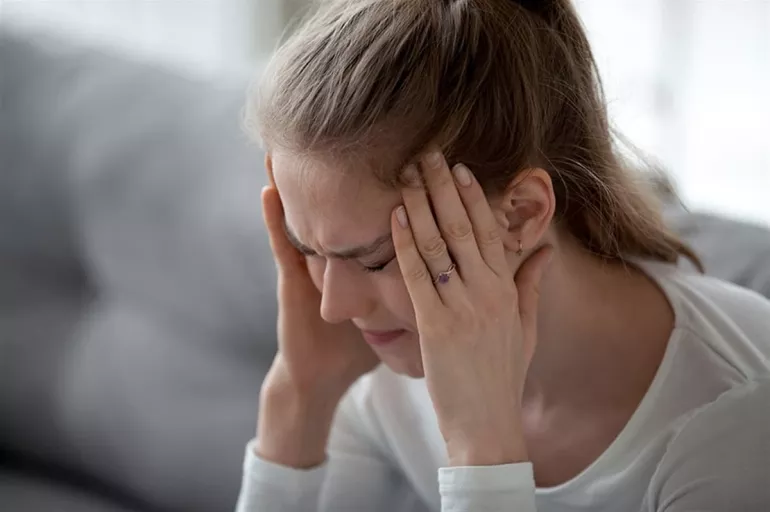 Neden bazen başın sadece sol tarafı ağrır? Yaşam tarzı veya ciddi bazı hastalıklardan kaynaklanabiliyor