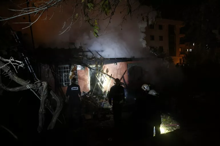 Suriyeli 5 çocuklu ailenin yaşadığı müstakil ev yandı