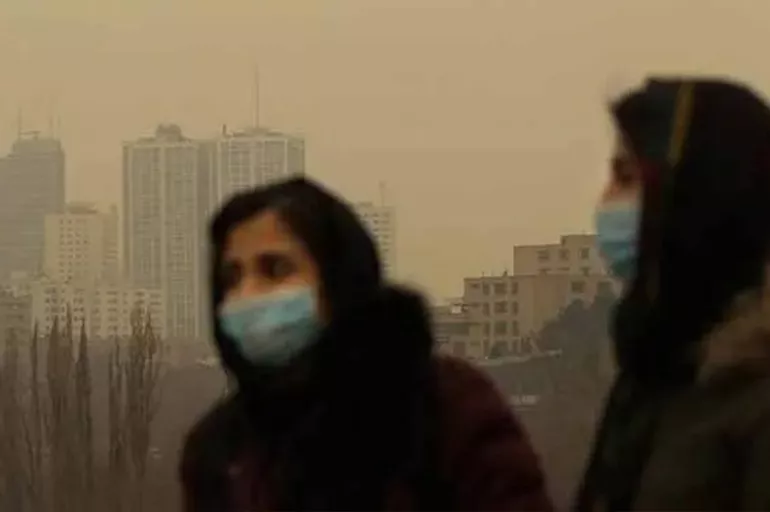 Zorunlu olmadıkça evden çıkmayın: Hava kirliliği yüzünden yüzlerce kişi hastanelik oldu