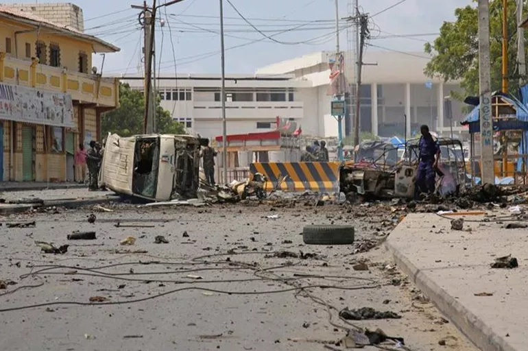 Eş-Şebab terör örgütünden Somali'de kanlı saldırı! Generalin evini kurşunladılar