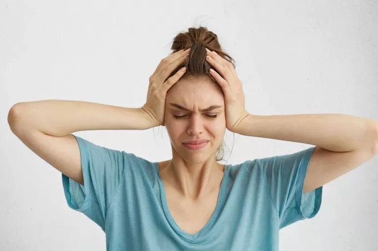 Küme baş ağrısı nedir? Hangi doğal yöntemlerle hafifletilebilir?