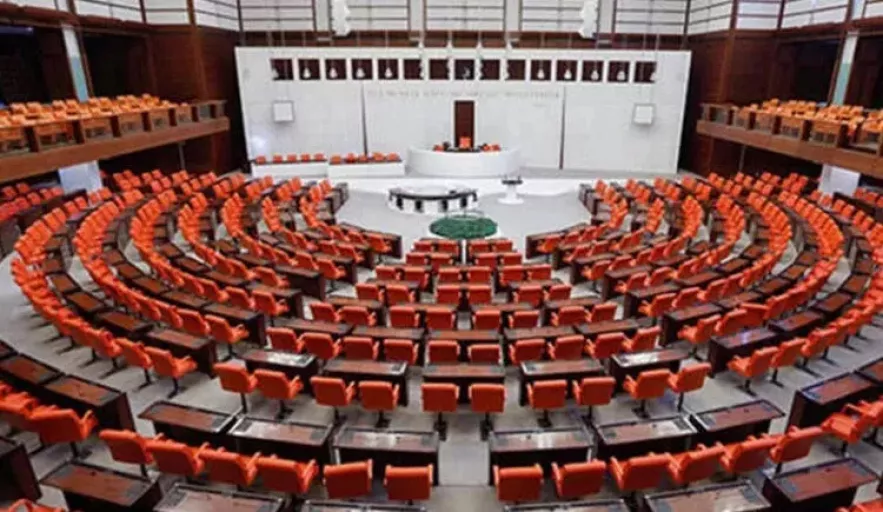 Tüm partiler anlaştı! AK Partili Elitaş açıkladı: Meclis çalışmalarına 1 hafta ara verildi