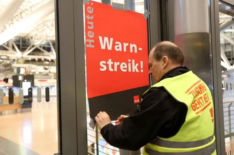 Almanya'da kitlesel grev kararı: O tarihte uçuşlar iptal edildi