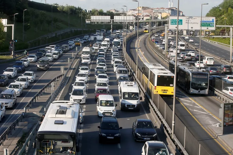 Araç sahipleri dikkat! Yüzde 50 indirimli olacak: Yapılandırılan trafik cezası nasıl ödenecek?